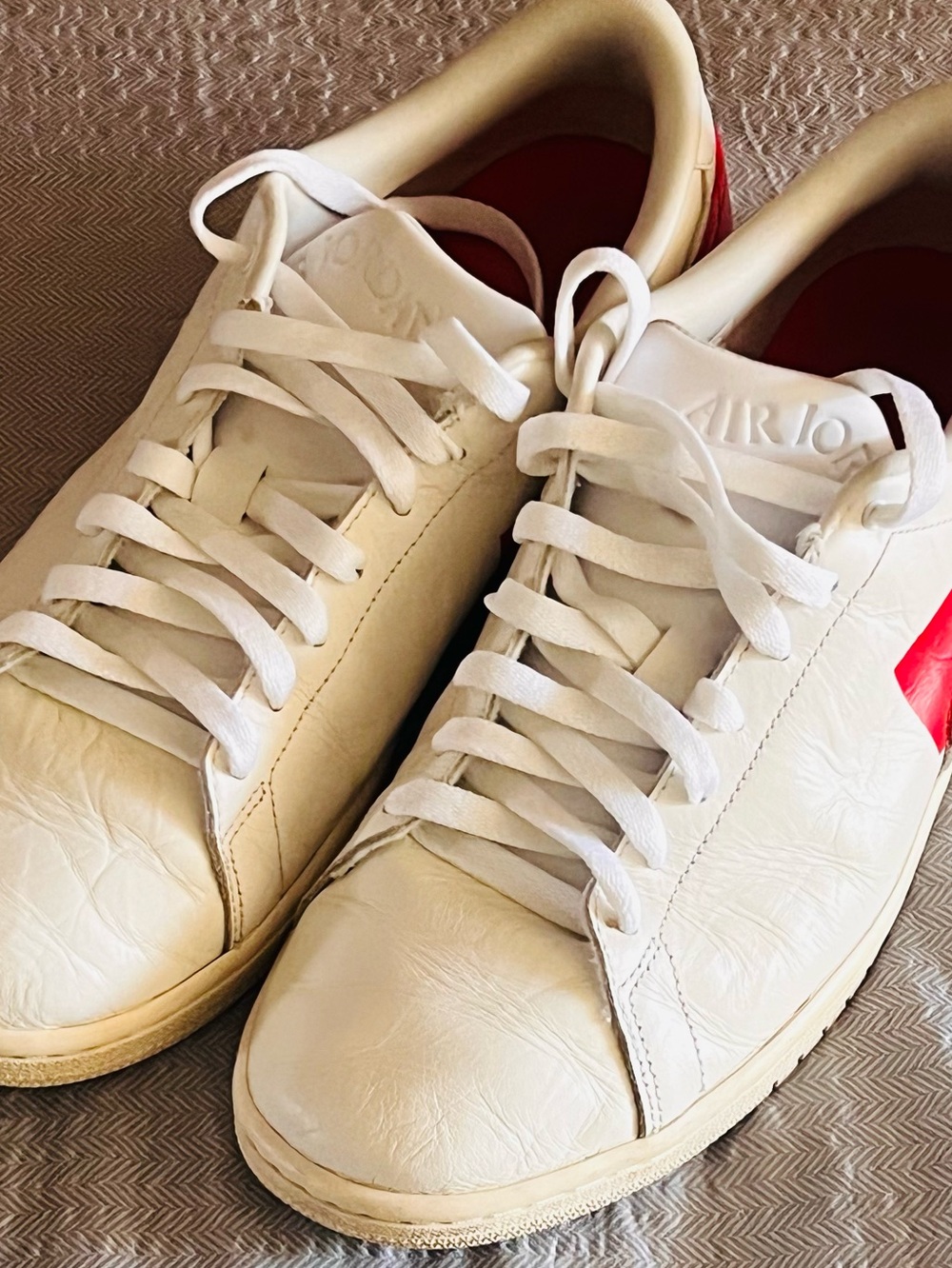 Air Jordan 1 Centre Court "White University Red" (Style Code: DJ2756-101),